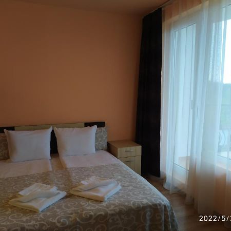 Denz Hotel Chernomorets Buitenkant foto