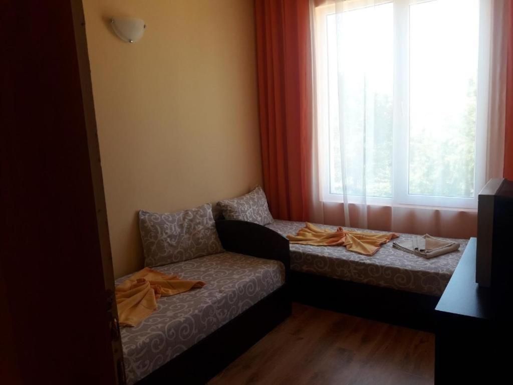 Denz Hotel Chernomorets Buitenkant foto