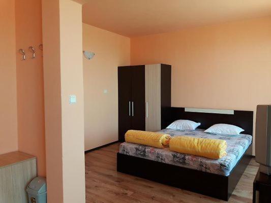 Denz Hotel Chernomorets Buitenkant foto