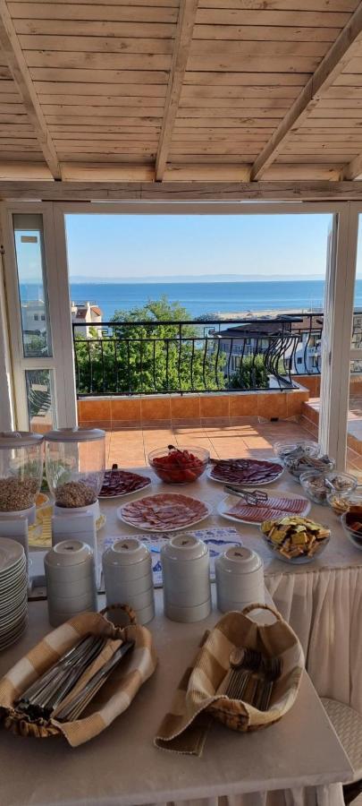 Denz Hotel Chernomorets Buitenkant foto