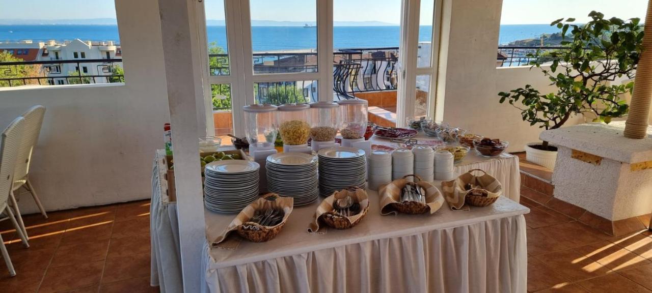 Denz Hotel Chernomorets Buitenkant foto