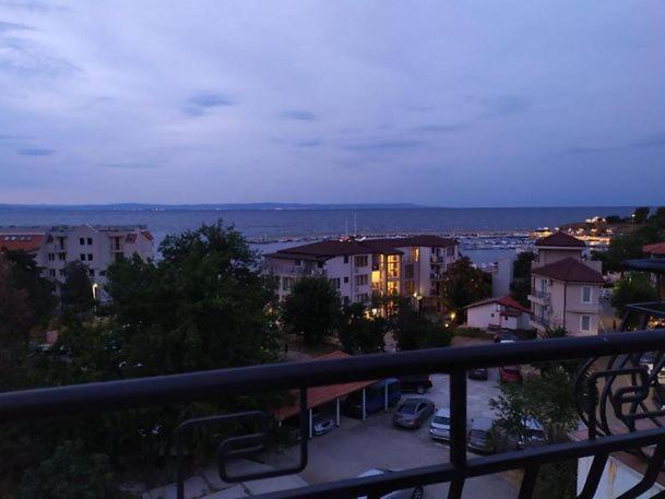 Denz Hotel Chernomorets Buitenkant foto