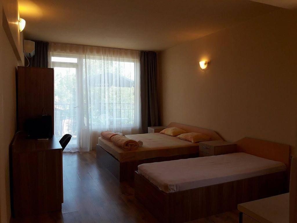 Denz Hotel Chernomorets Buitenkant foto